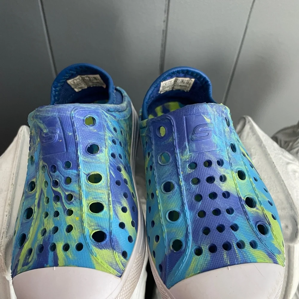 Skechers Kids Vibrant Blue and Lime Water Shoes size 8